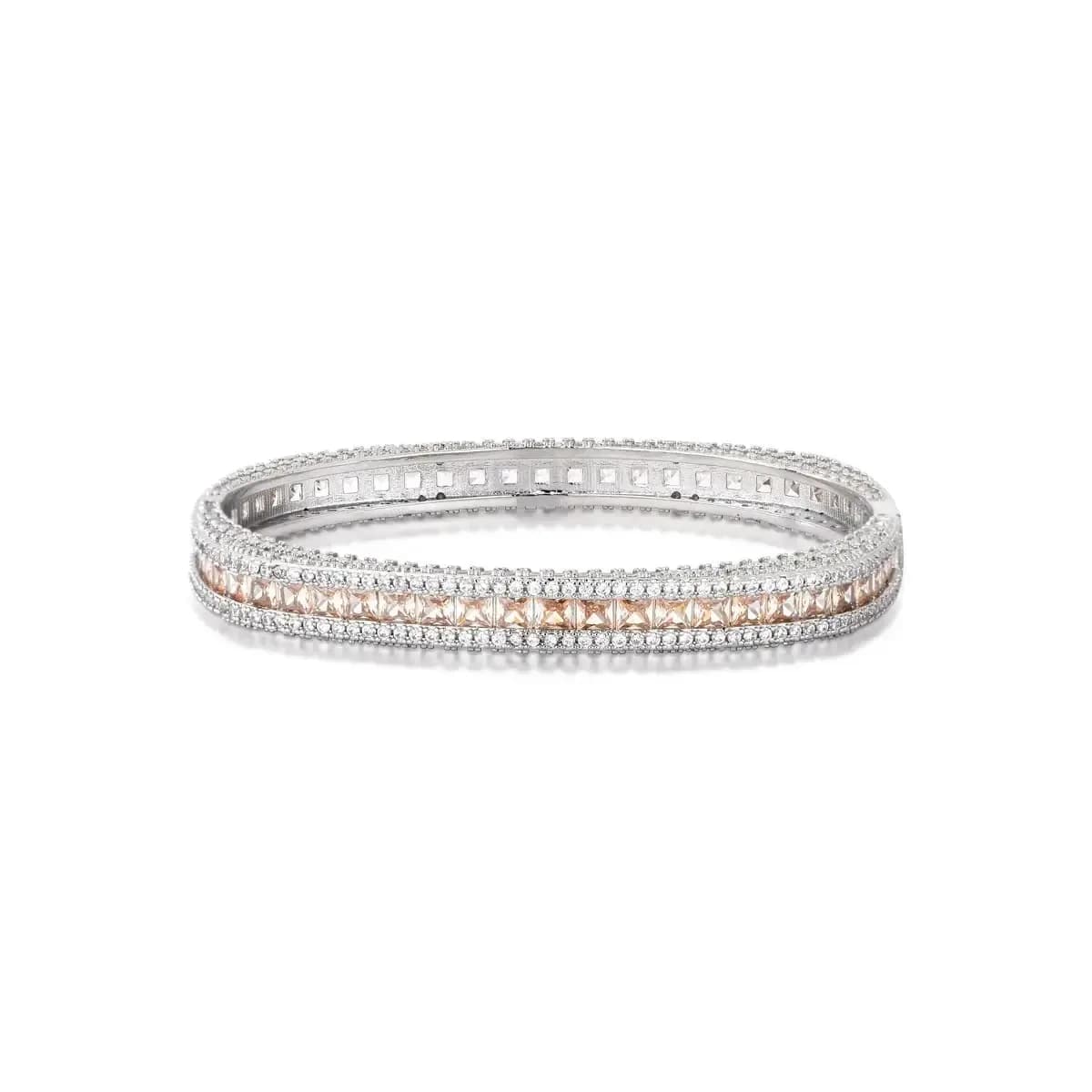 BRACELETE URBAN CRAVEJADO COM ZIRCÔNIAS